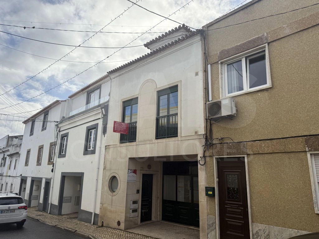 Já pensou em viver e trabalhar no sítio mais central de Arruda? 🍷✨