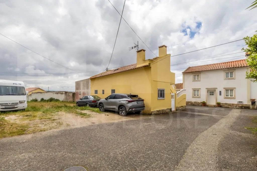 Moradia T2 + 2 Remodelada | Conforto, Espaço e Tranquilidade a Poucos Minutos da Cidade