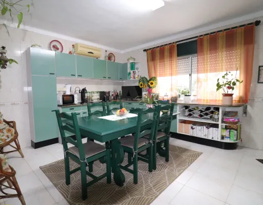 Moradia Térrea T2+1 com Garagem, sótão e terreno com 500 m2 em Vale Mansos, Coruche