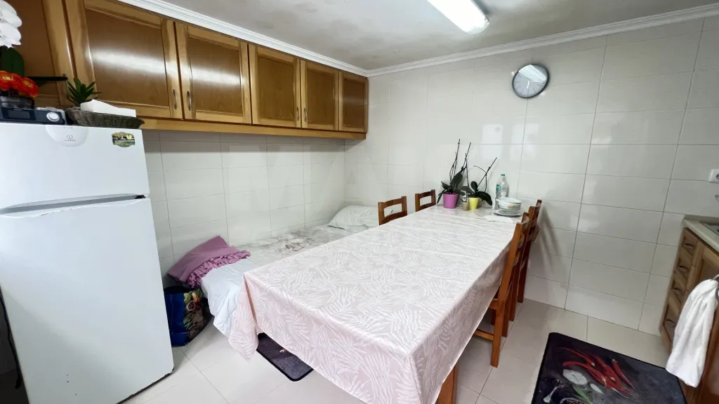 Imóvel com duas fracções: Comércio e Habitação!