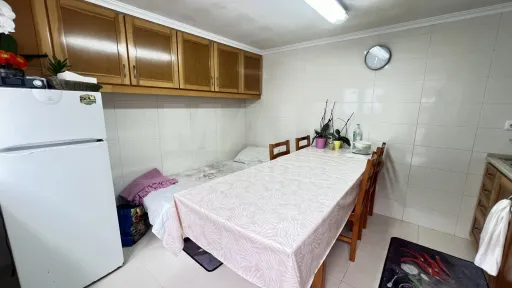 Imóvel com duas fracções: Comércio e Habitação!