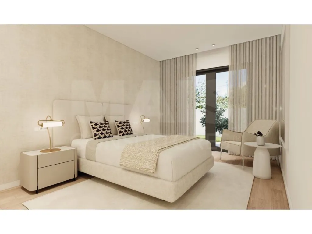 Moradia Contemporânea T4 com Suite Master, Piscina de Água Salgada, Garagem e Acabamentos Premium !