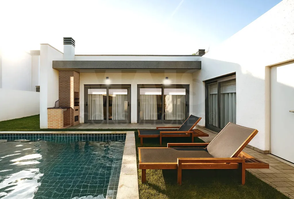 Exclusiva Moradia Térrea T4 com Piscina | Arquitetura Contemporânea | Excelentes Áreas