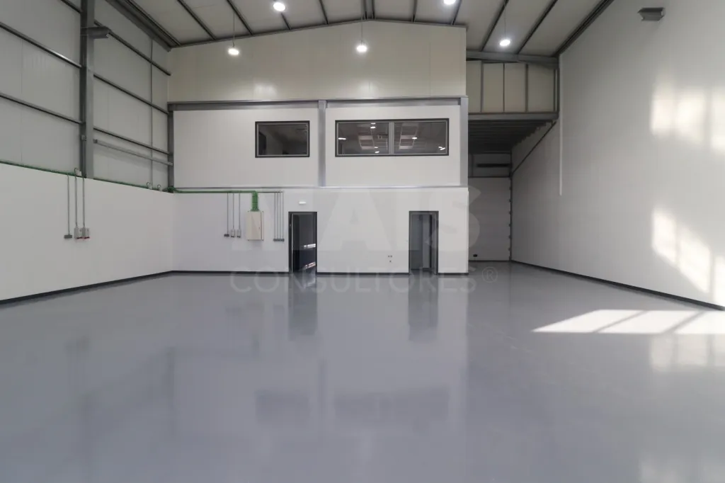 Pavilhão Industrial novo no Carregado com 624 m2 de Terreno e 312 m2 de Construção