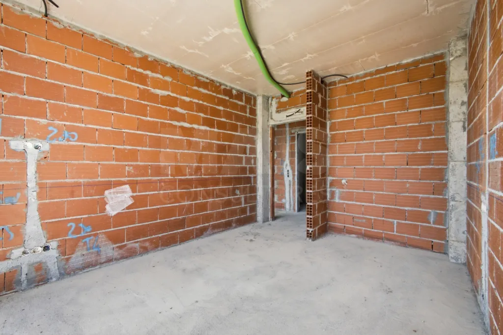 Moradia T4 com piscina em lote de 759m2 em Amoreira Óbidos