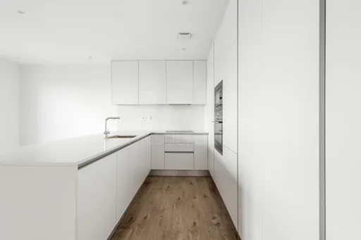 Apartamento T3 Novo com garagem -- Santa Bárbara