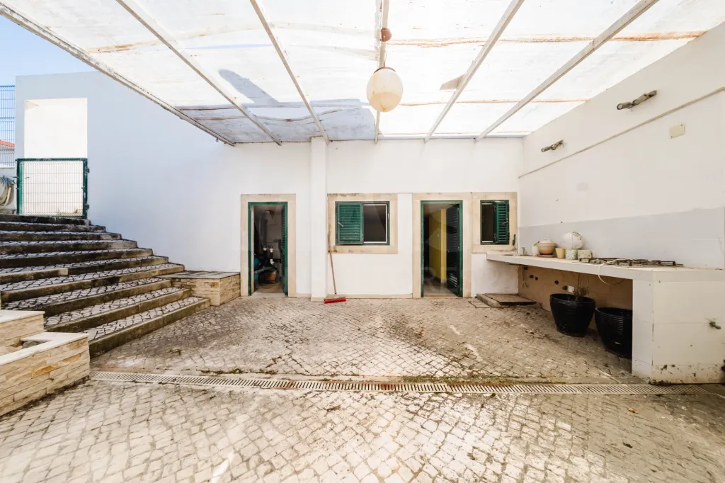 Moradia T5 em Lourinhã com Vista Mar, Piscina Aquecida e Jardim