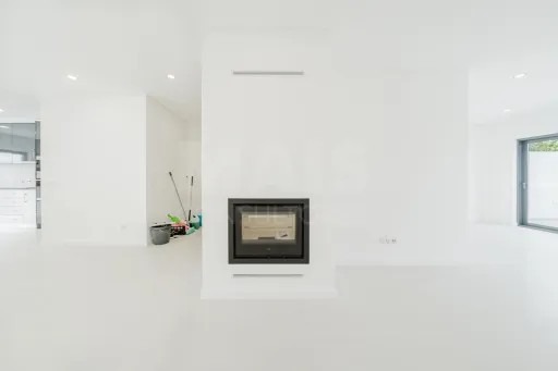Moradia T3 Nova C/ Vista Mar, Piscina e Garagem, Areia Branca, Lourinhã