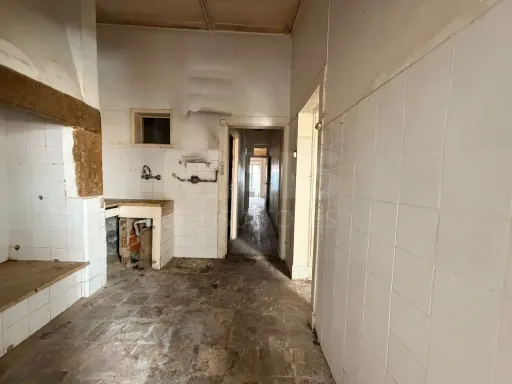 Prédio com 5 fracções no centro de Lisboa