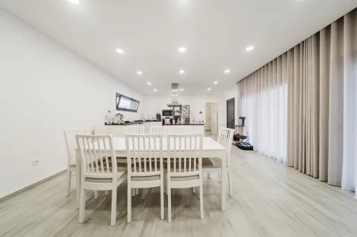 Moradia T3 Térrea Moderna em terreno c/ 2.610m2