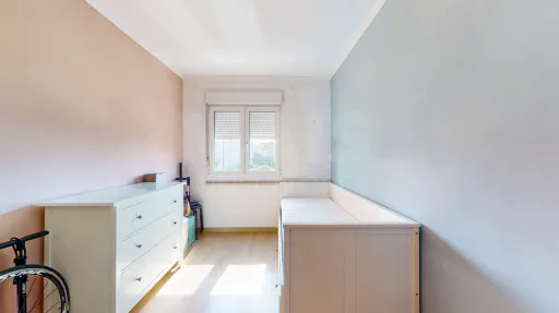 Apartamento T2 com parqueamento no Carregado