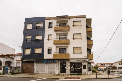 Apartamento T2 com Parqueamento em localização central – Caldas da Rainha