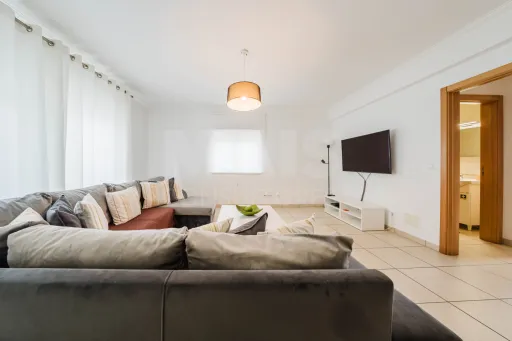 Moradia T3 Moderna com Jardim, Garagem e Excelente Exposição Solar na Atouguia da Baleia