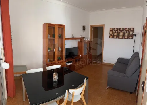 3+1 Bedroom Apartment in the Center of Peniche with Private Terrace and High Profitability