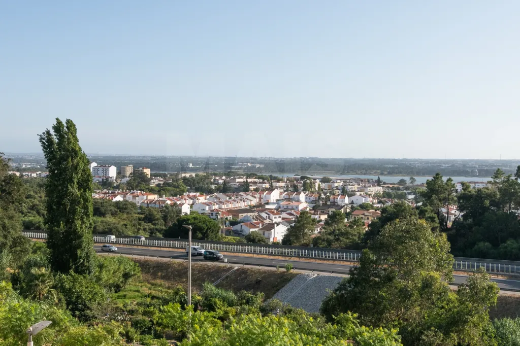 Apartamento T3 com Vista sobre o Rio Tejo