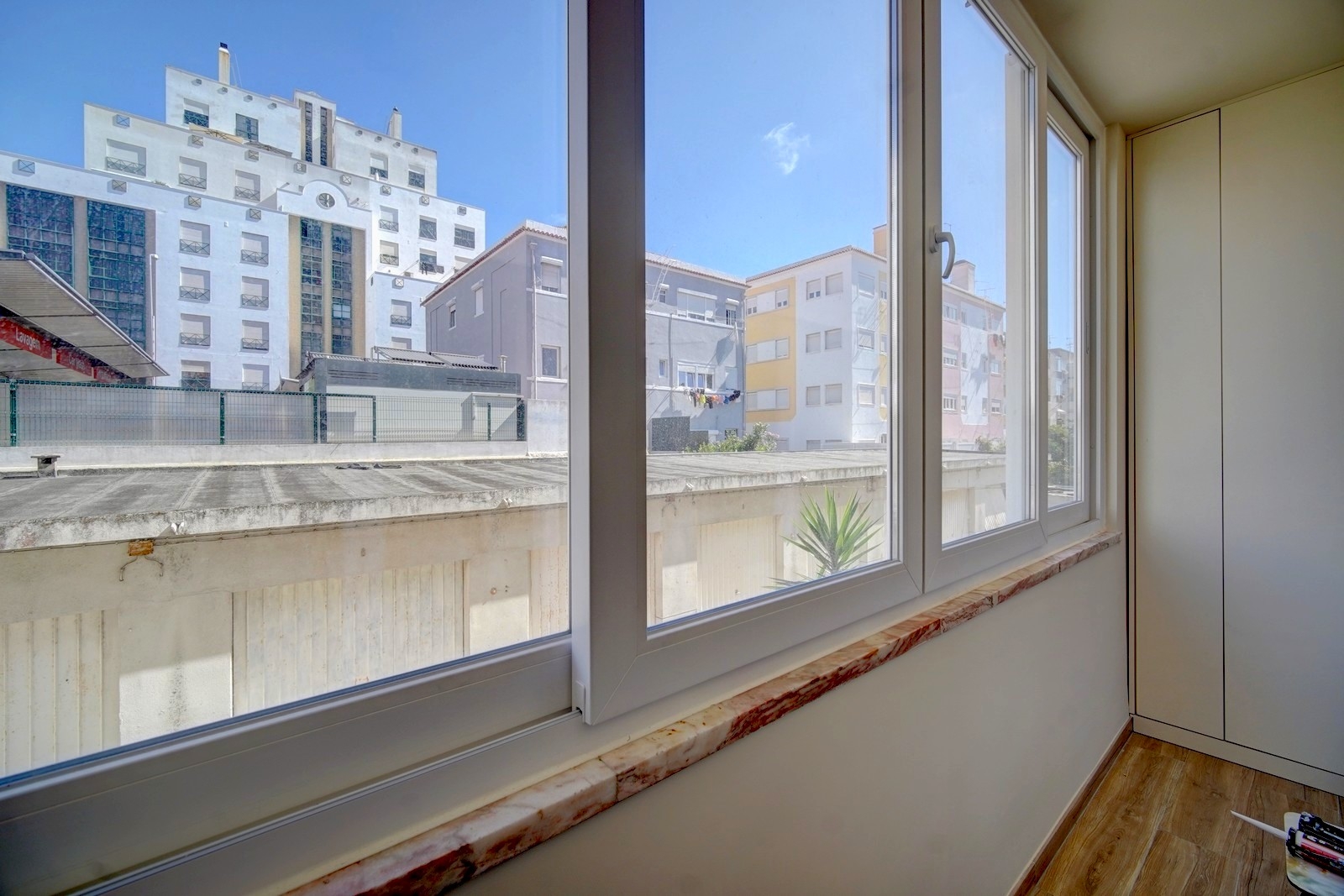 T4 em Queluz, TOTALMENTE Remodelado, com duas suítes