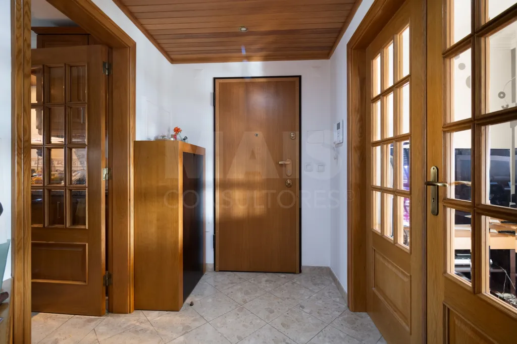Apartamento T3 com Vista sobre o Rio Tejo