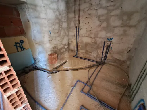 Moradia para remodelar em terreno com 1.809m2