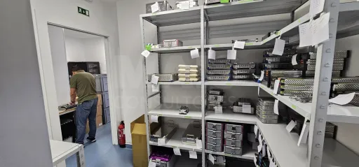 Armazém ou Escritório Serviços em Alfragide com 100m2