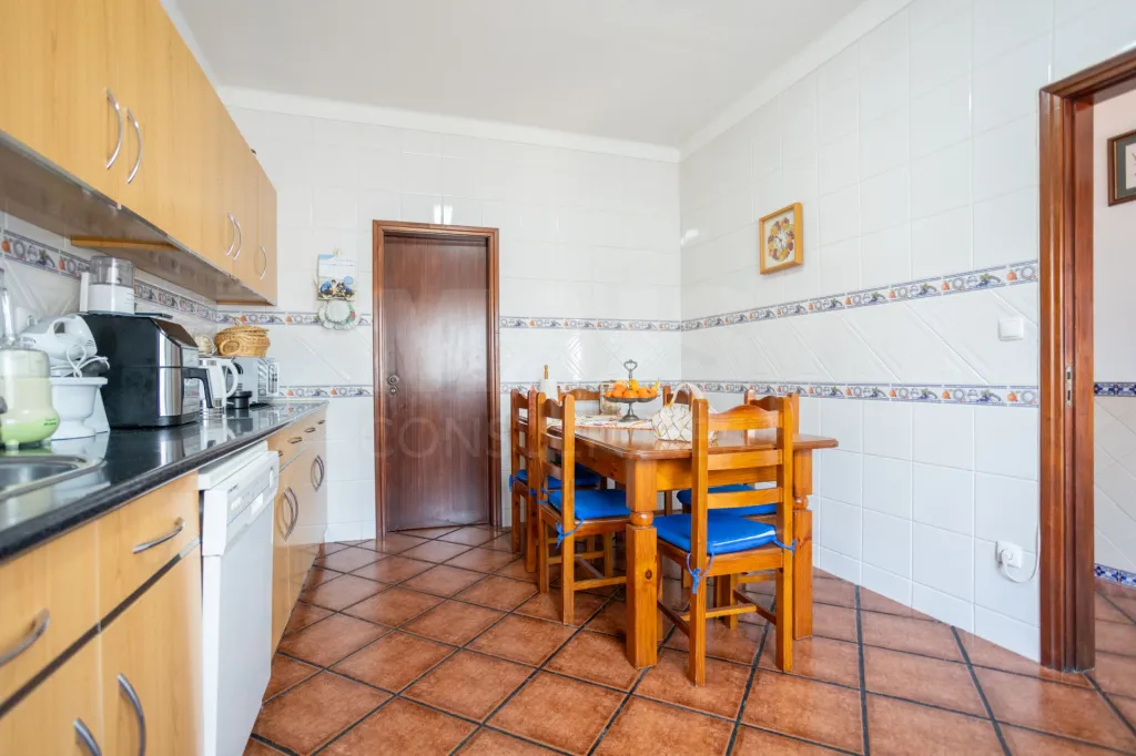 Moradia T3 isolada com Garagem na Branca