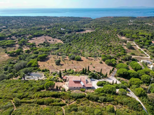 Moradia contemporânea T7 vista mar