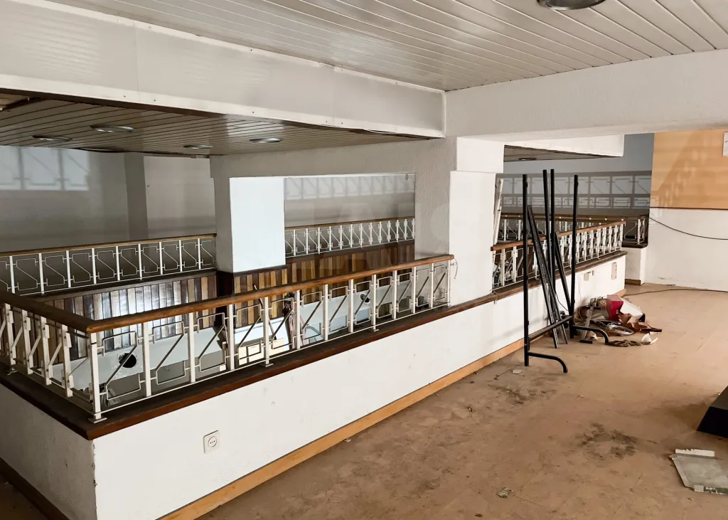 Prédio de uso Misto com 5 Pisos e 2 Frentes  na Baixa de Coimbra – 2 entrada independentes