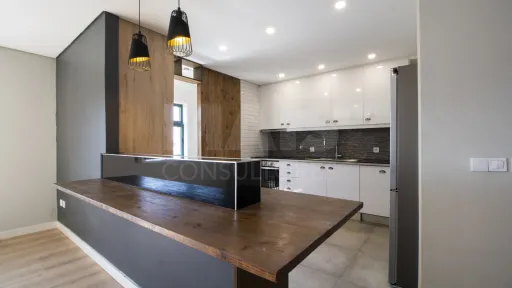 Apartamento T2+1 com garagem