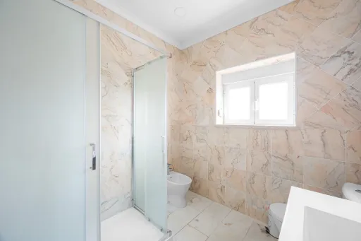 Moradia T6 Remodelada com Vista para a Serra de Montejunto