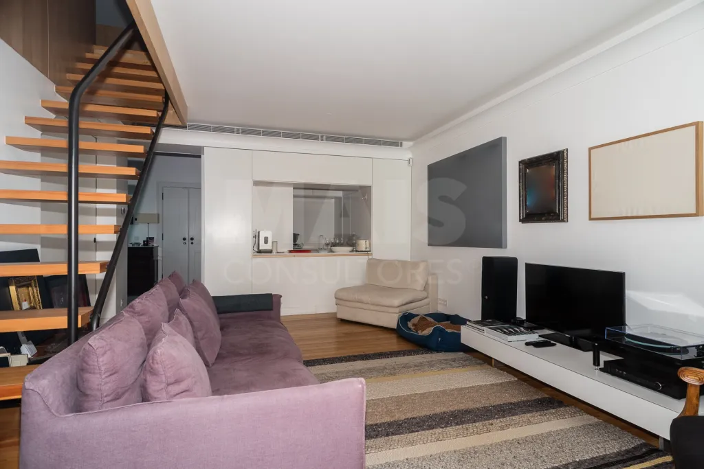 T4 Duplex de Luxo com Piscina – Avenidas Novas, Lisboa
