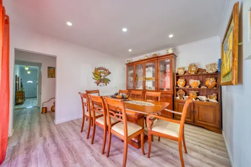 Viva com Espaço e Conforto: Moradia T4 com Anexo e Garagem em Coruche – Pronta a Habitar