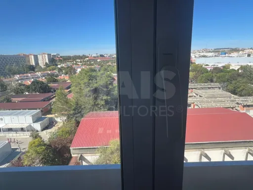 Excelente apartamento T4 na Portela de Sacavém