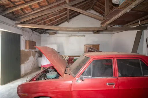🏡 Cellar/Warehouse with 261 m² - Unique Opportunity in Aldeia Gavinha (Alenquer)