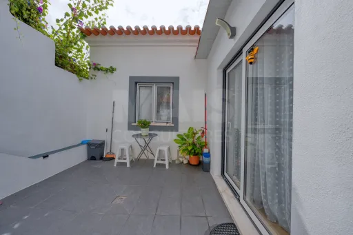 Moradia T3 renovada centro de Coruche