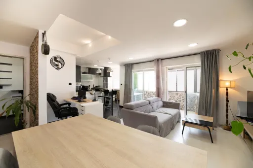 3 bedroom apartment converted into 2 + 1 in Forte da Casa