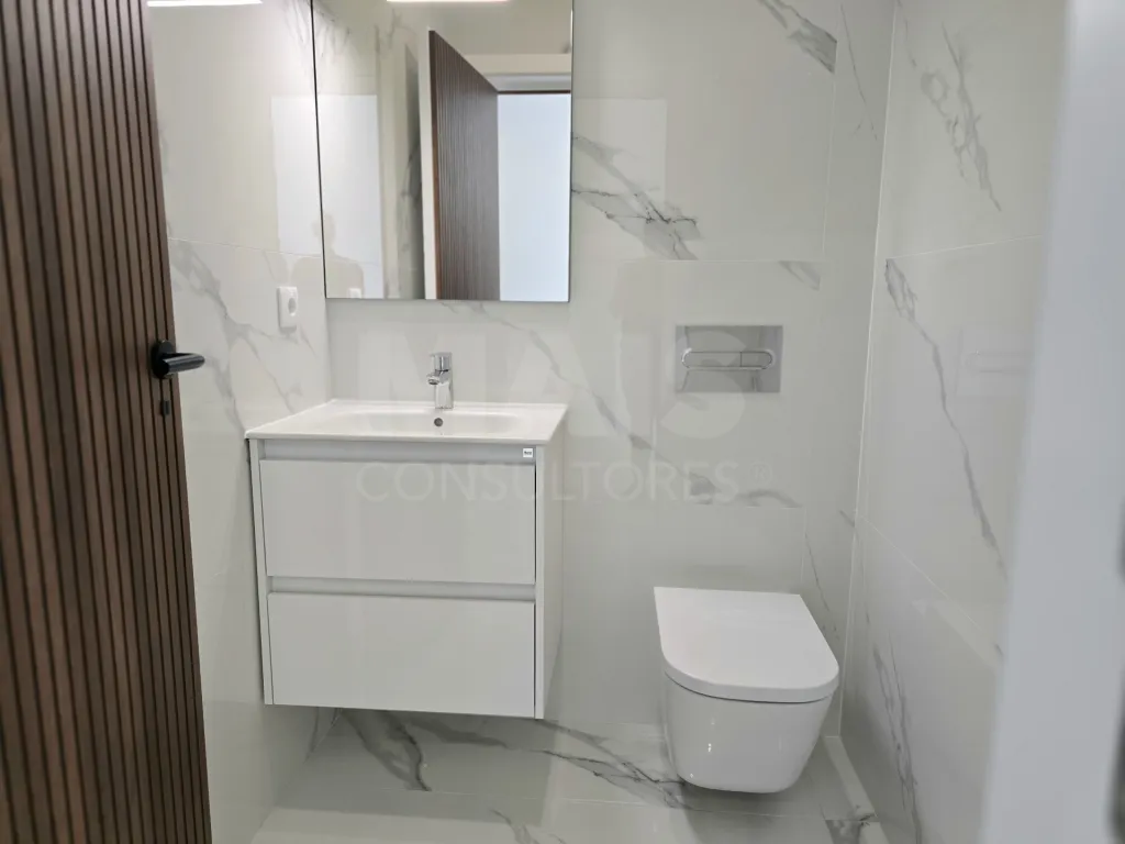 Moradia T4 térrea de luxo com piscina no Nadadouro