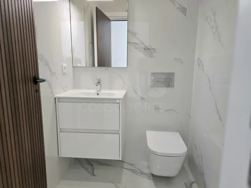 Moradia T4 térrea de luxo com piscina no Nadadouro