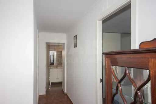 Moradia T2  com Logradouro em Cabanas de Chão