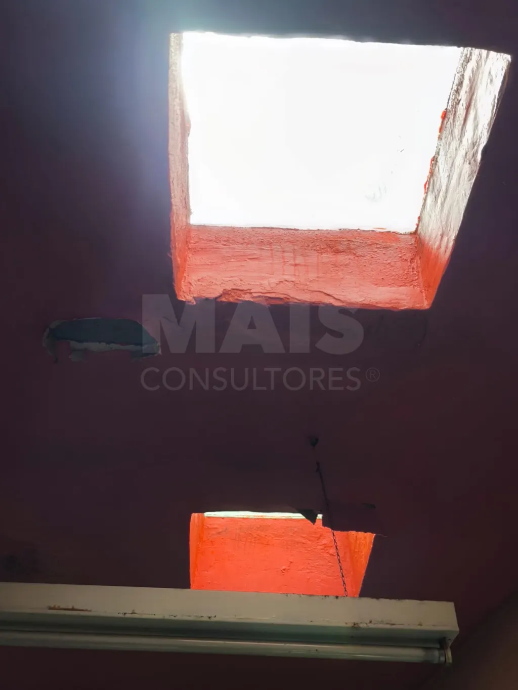 Moradia com garagem para reconstrução centro de Sacavém