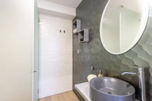 Propriedade com 3 apartamentos e piscina em Óbidos
