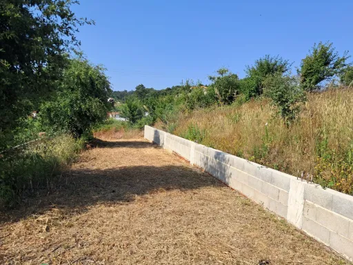 Moradia em construção em Salir de Matos