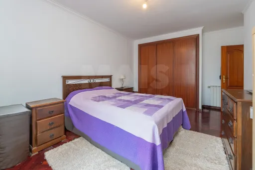 Apartamento T1 com parqueamento e arrecadação em Samora Correia