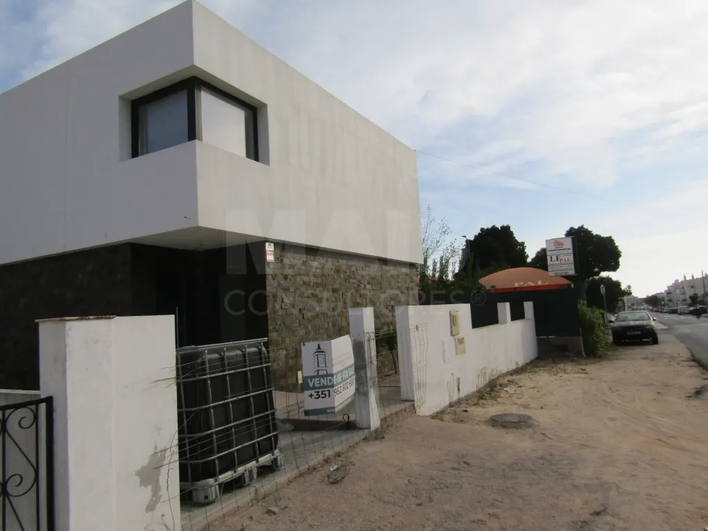 Moradia T3 em Pêra | Algarve