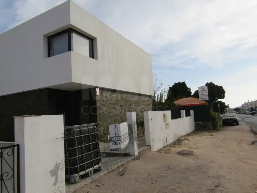 Moradia T3 em Pêra | Algarve