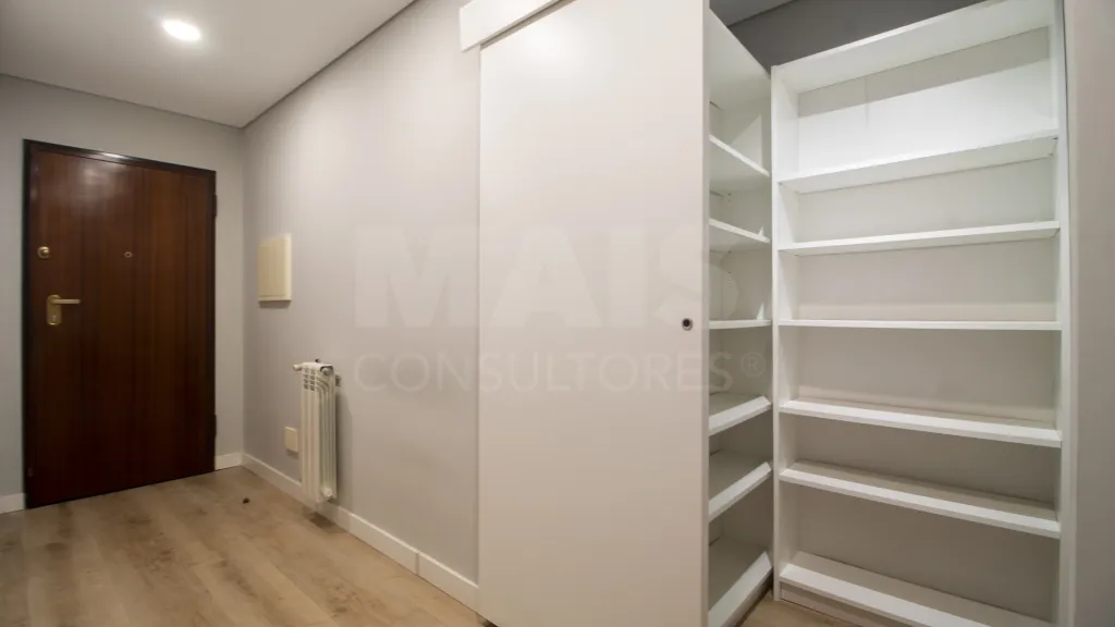 Apartamento T2+1 com garagem