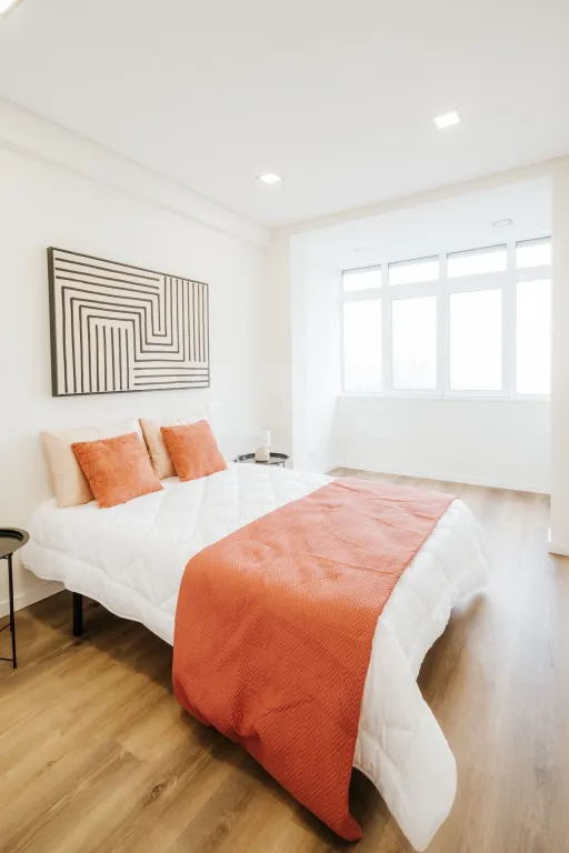 T3 Remodelado em Benfica | Varanda | Home Staging Incluído