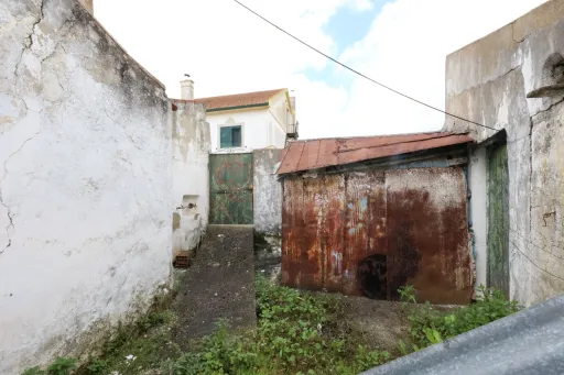 Casa de habitação e terreno Meca- Alenquer