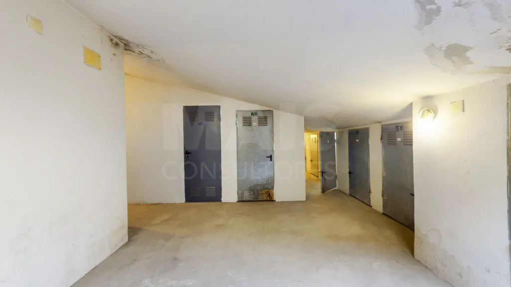 Apartamento T2 com parqueamento no Carregado