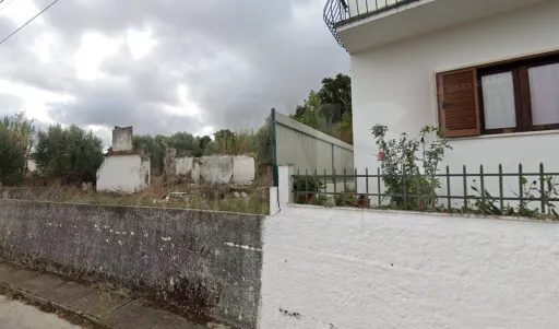House in ruins on a plot of land with 331.9 m2 in Coruche