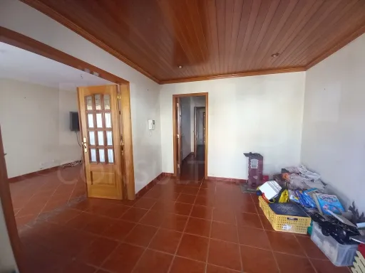 Moradia de 5 Assoalhadas em Ribamar C/ lote de 300m2 e Sótão amplo