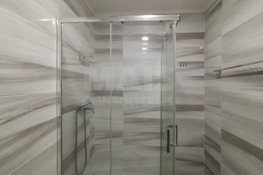 Fully Remodeled 1-Bedroom Apartment in Quinta da Lomba – Barreiro